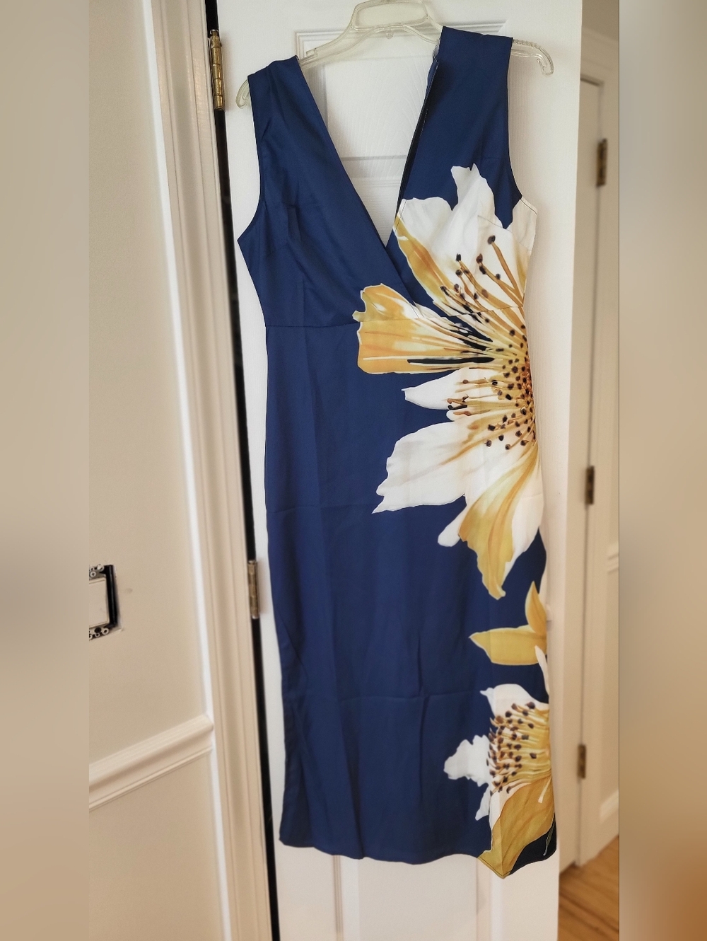 Futario Women's Navy Floral V-Neck Sheath Dress